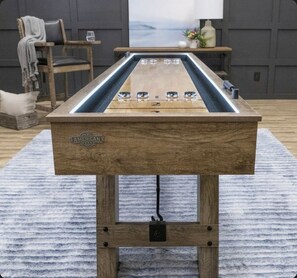 Unclassified image, 4 of 13, button - Awesome 6-bedroom house in quaint Ellsworth perfect for families (Ellsworth)