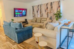 Unclassified image, 2 of 13, button - Awesome 6-bedroom house in quaint Ellsworth perfect for families (Ellsworth)