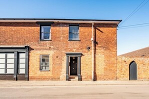 Exterior - The Leiston, Valley Road (Leiston)