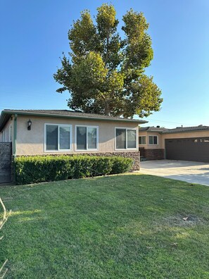 Exterior - Peaceful Covina Stay Close to LA, Disney/Work & Adventure (Covina)