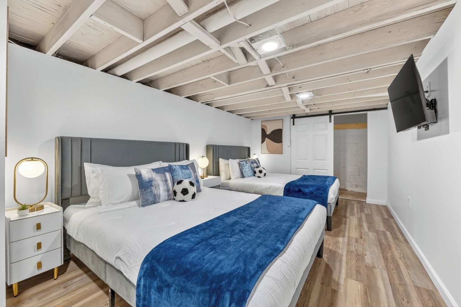 5 Schlafzimmer, Bügeleisen/Bügelbrett, Reisekinderbett, kostenloses WLAN