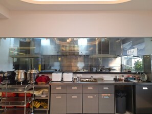 Microwave, high chair - Shenzhen Airport Hotel Bao'an Airport  (Shenzhen)