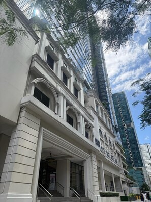 Front of property - Cozy 1BR Apartment in City of BGC, Taguig (Taguig)