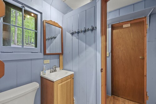 Timpani Corners | Private Pond   • AC