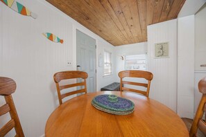 Dining - 7901 - Carolina Morning in Hatteras, Pet-Friendly 2BR Hatteras Cottage Near Seashore (Hatteras)