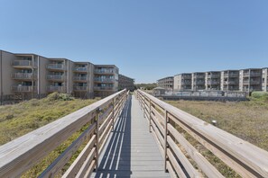 Property grounds - 2973 - The Shack, 2BR Semi-Oceanfront Duck Gem: Steps to Pool (Duck)