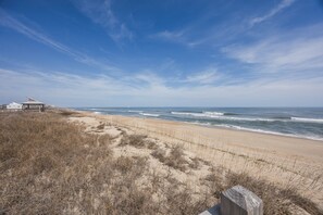 Beach nearby - 2973 - The Shack, 2BR Semi-Oceanfront Duck Gem: Steps to Pool (Duck)