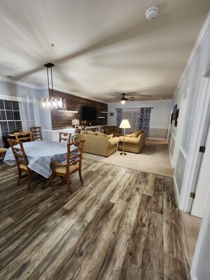 Interior - Charming 3-bedroom condo close to everything in Myrtle Beach (Myrtle Beach)