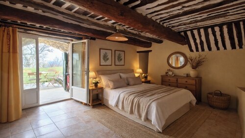 Farmhouse in the heart of nature, panoramic view, absolute peace and quiet.