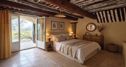 Farmhouse in the heart of nature, panoramic view, absolute peace and quiet.