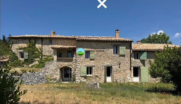 Unclassified image, 1 of 5, button - Farmhouse in the heart of nature, panoramic view, absolute peace and quiet. (Sault)