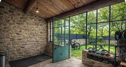 Farmhouse in the heart of nature, panoramic view, absolute peace and quiet.