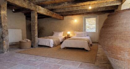 Farmhouse in the heart of nature, panoramic view, absolute peace and quiet.