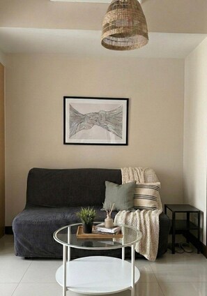 Living area - Modern Uptown Parksuites - BGC (Taguig)