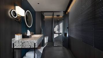 Luxury Suite, City View