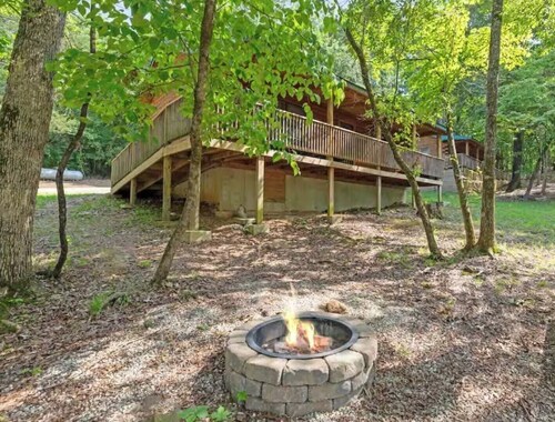 The Hawthorn on Table Rock Lake; 2 Bed/2Bath Log Cabin, Pool, Hot Tub & Dock