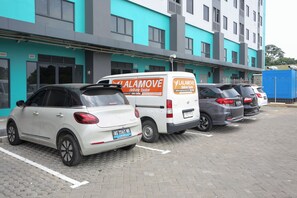 Parkir mandiri gratis