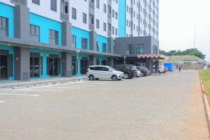 Parkir mandiri gratis