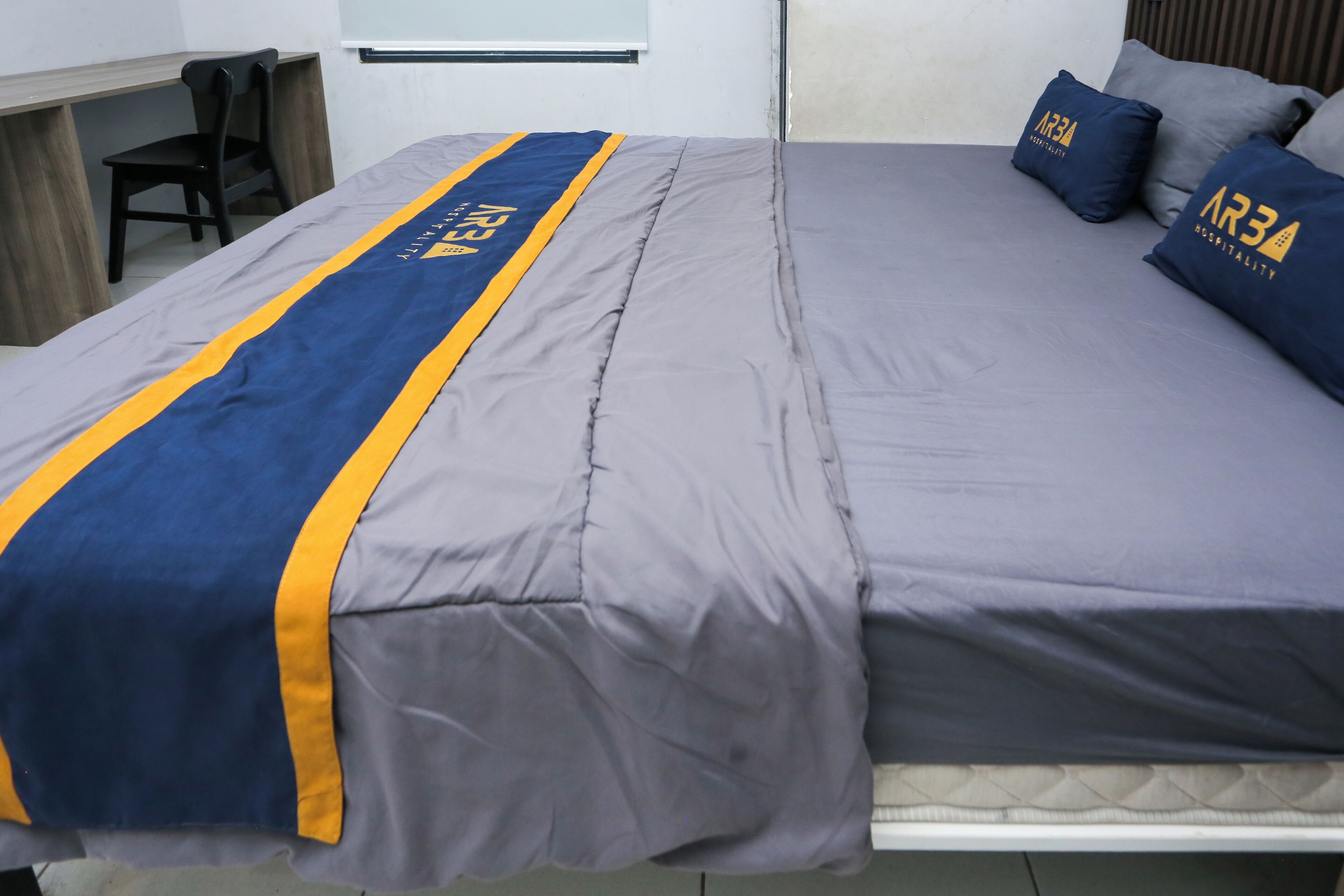 Standard Double Room | Desk, bed sheets