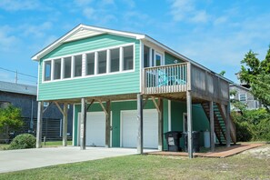 Exterior - AV0925 Mermaids Cove - Stunning coastal home close to beach access (Avon)
