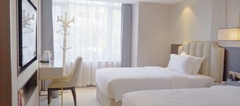 Golden Valley One Hotel Sports Center 