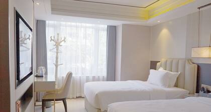 Golden Valley One Hotel Sports Center