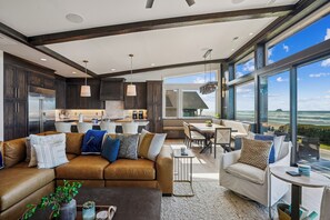 Smart TV, fireplace - Pacific Paradise - Arch Cape Beachfront! (Arch Cape)
