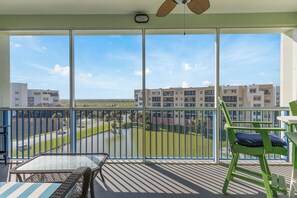Outdoor dining - Welcome to Oceanwalk 15-505! (New Smyrna Beach)