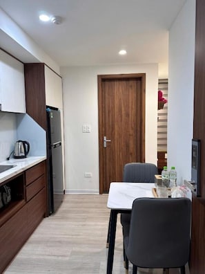 Studio | Desk, free WiFi, bed sheets - Hanoi House (Hanoi)