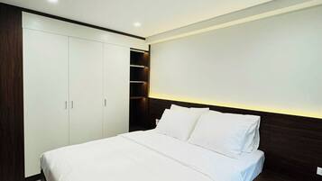 Studio | Een bureau, gratis wifi