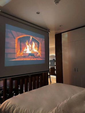 Deluxe Studio | Desk, free WiFi, bed sheets - Hanoi House (Hanoi)