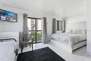1 bedroom, WiFi, bed sheets - New Listing! Lovely Studio for 3 close to everything (Orlando)