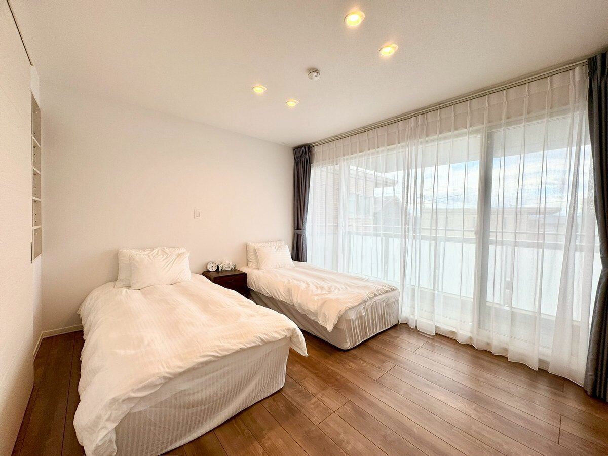 4 多间卧室、免费 WiFi、床单