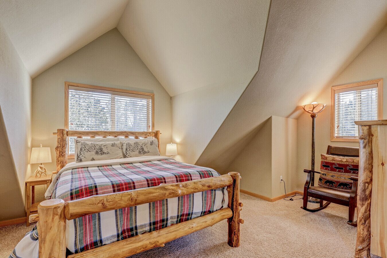 3 bedrooms, desk, travel crib, WiFi