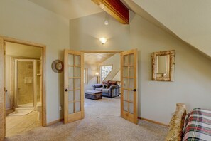 3 Schlafzimmer, Schreibtisch, Reisekinderbett, WLAN