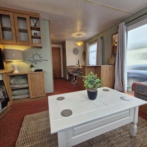 Interior - Palm Court - 3 Bed, Heated Pool, Parking, Nr Beach (Par)