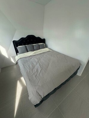 Unclassified image, 3 of 16, button - Community Amenities • Nearby Beach • Tagaytay (Nasugbu)