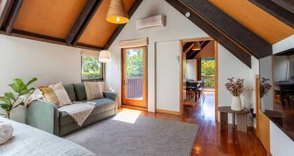 Merivale | King Bed + Carpark, Walk to Hagley Park