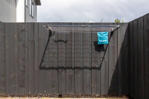 Property grounds - 2-Bedroom Townhouse Opposite The Palms + Carpark (Christchurch)