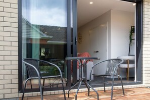 Terrace/patio - 2-Bedroom Townhouse Opposite The Palms + Carpark (Christchurch)