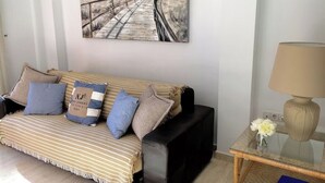TV, stereo - 2 bed Apt, grt location, shared pool, outdoor area (Javea)