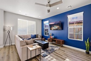 Smart TV, computer monitors