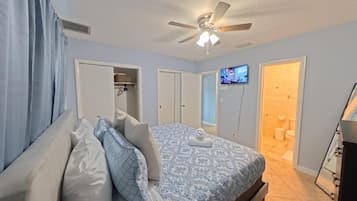 3 slaapkamers, een strijkplank/strijkijzer, gratis wifi, beddengoed