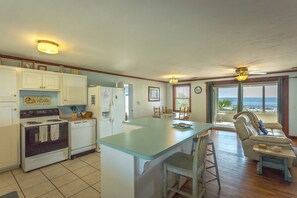 Fridge, microwave, oven, stovetop - Old Florida Charm Meets Gulf-Front Living (Alligator Point)