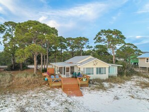 Exterior - Beachfront Bliss—No Crowds, Just Coastal Calm (Alligator Point)