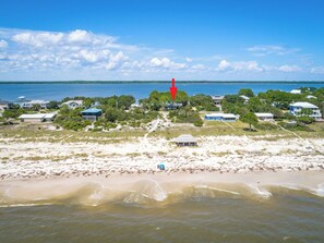 On the beach - Private Dock, Easy Gulf Access & Red Snapper Season Fun! (Alligator Point)