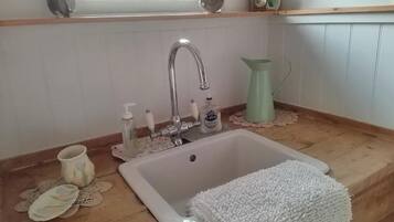 Shower, towels