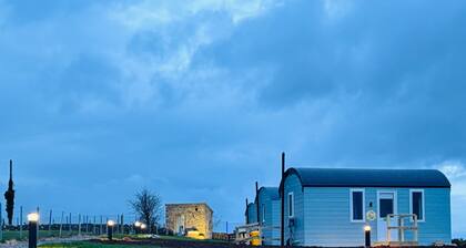 The Dozy Donkey Shepherd Hut Campview Farm Stay