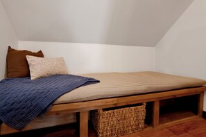 Unclassified image, 3 of 31, button - Ursa Major Lodge Walk to Lake & Village Hot tub firepit (Big Bear Lake)