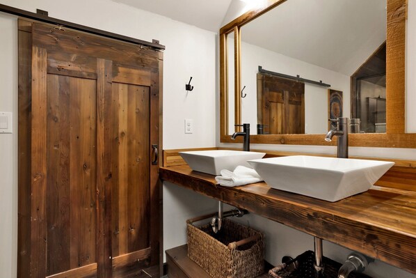 Unclassified image, 1 of 31, button - Ursa Major Lodge Walk to Lake & Village Hot tub firepit (Big Bear Lake)